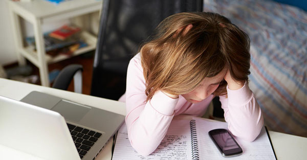 How to find out if your kids are being bullied online?